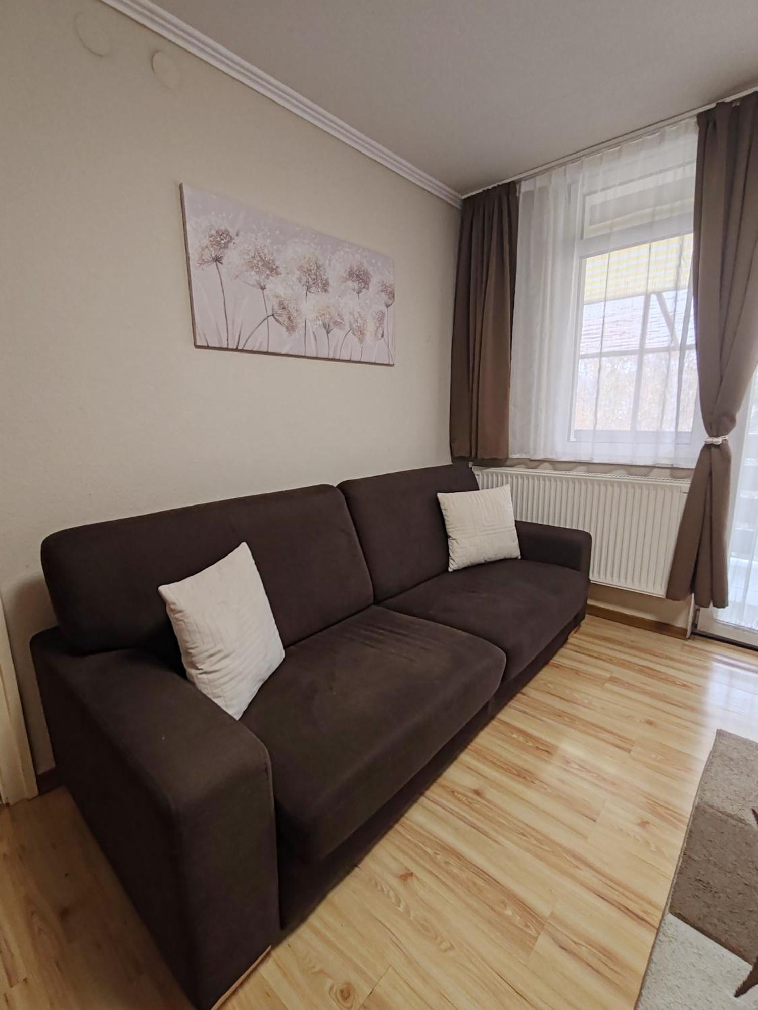To Apartman Gunarasfuerdo Dombovar Bilik gambar