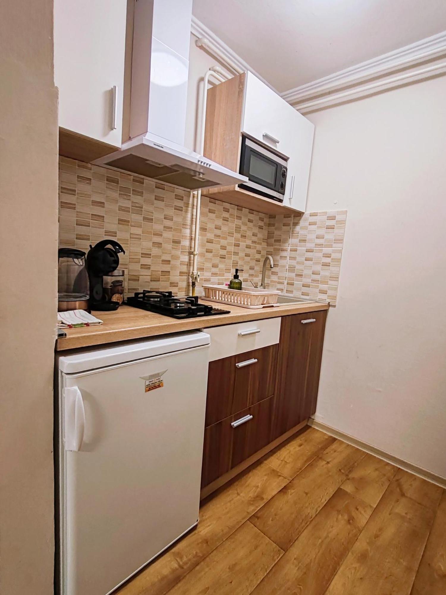 To Apartman Gunarasfuerdo Dombovar Luaran gambar